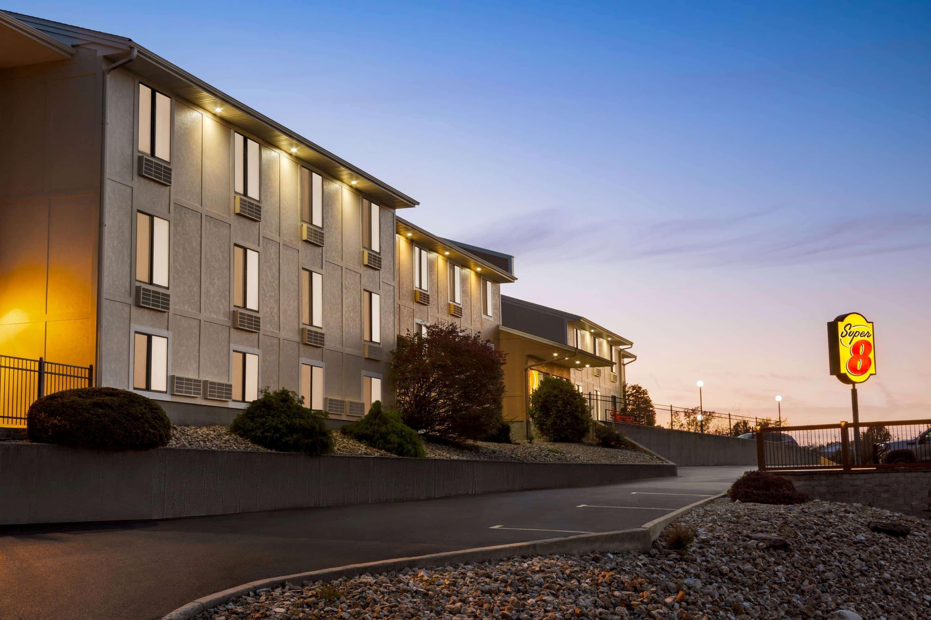 Super 8 By Wyndham Hannibal Exterior photo